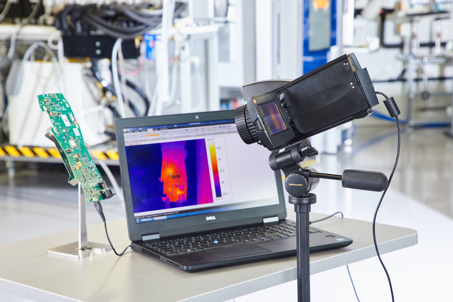 testo 890 - Thermal imager (640 x 480 pixels, focus manual/auto, laser, 1 lens selectable)